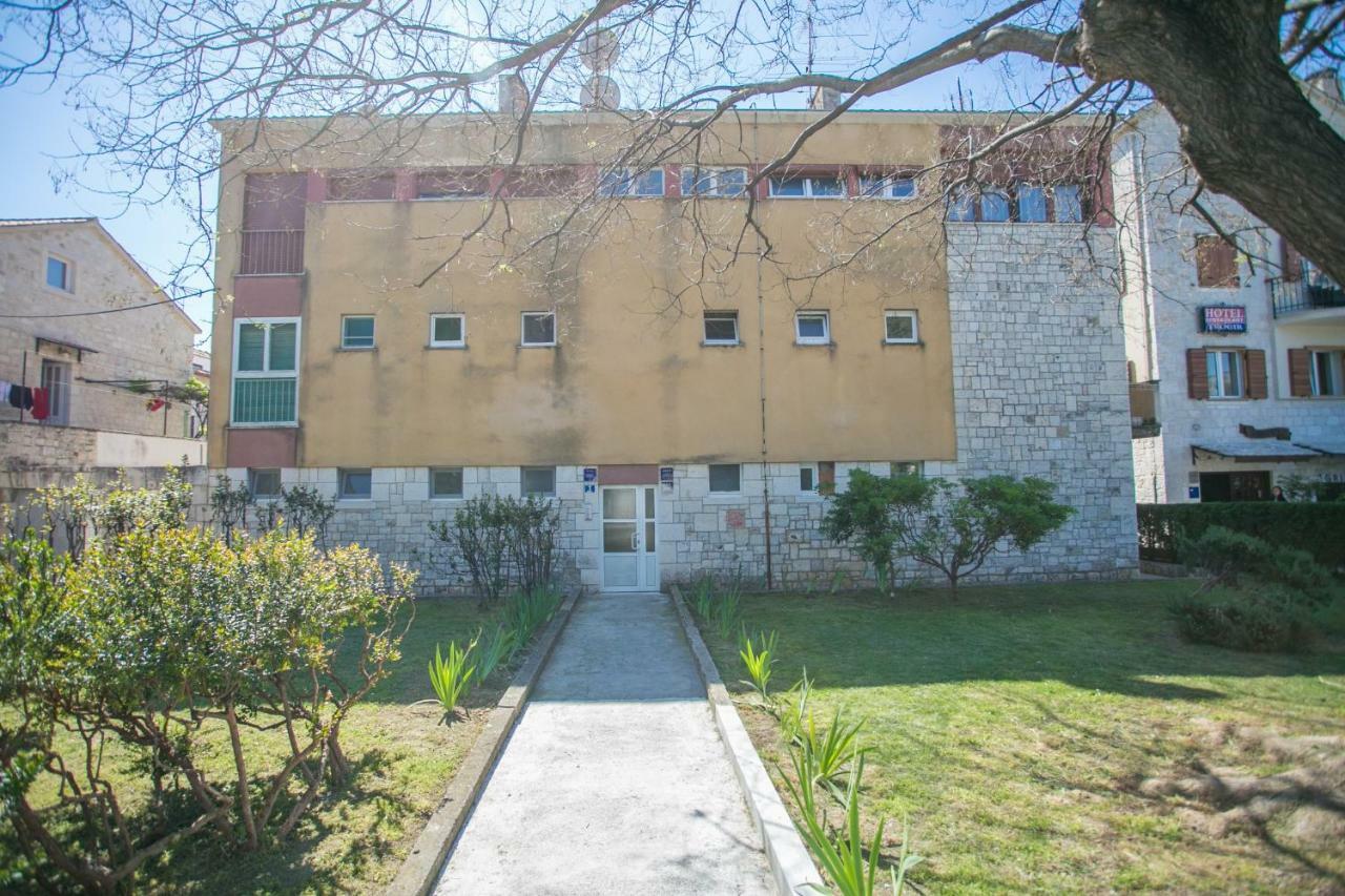 Modern Living In The Heart Of Trogir Exterior foto